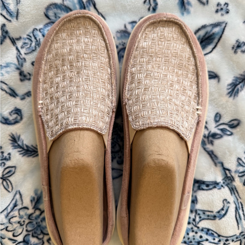 Hey Dude Pink Slippers Casual Comfort